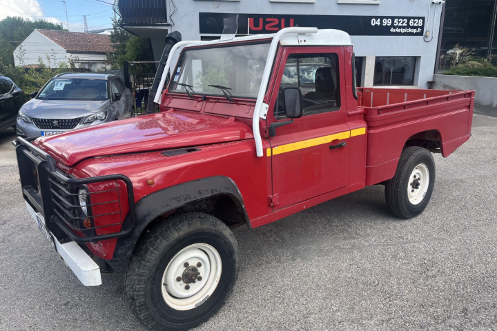 LAND ROVER 110 DEFENDER