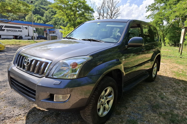 TOYOTA LAND CRUISER